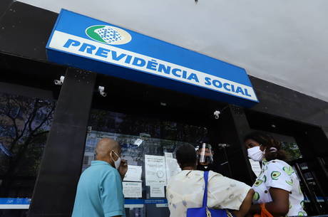 Familiares e vítimas de covid-19 podem pedir benefício do INSS